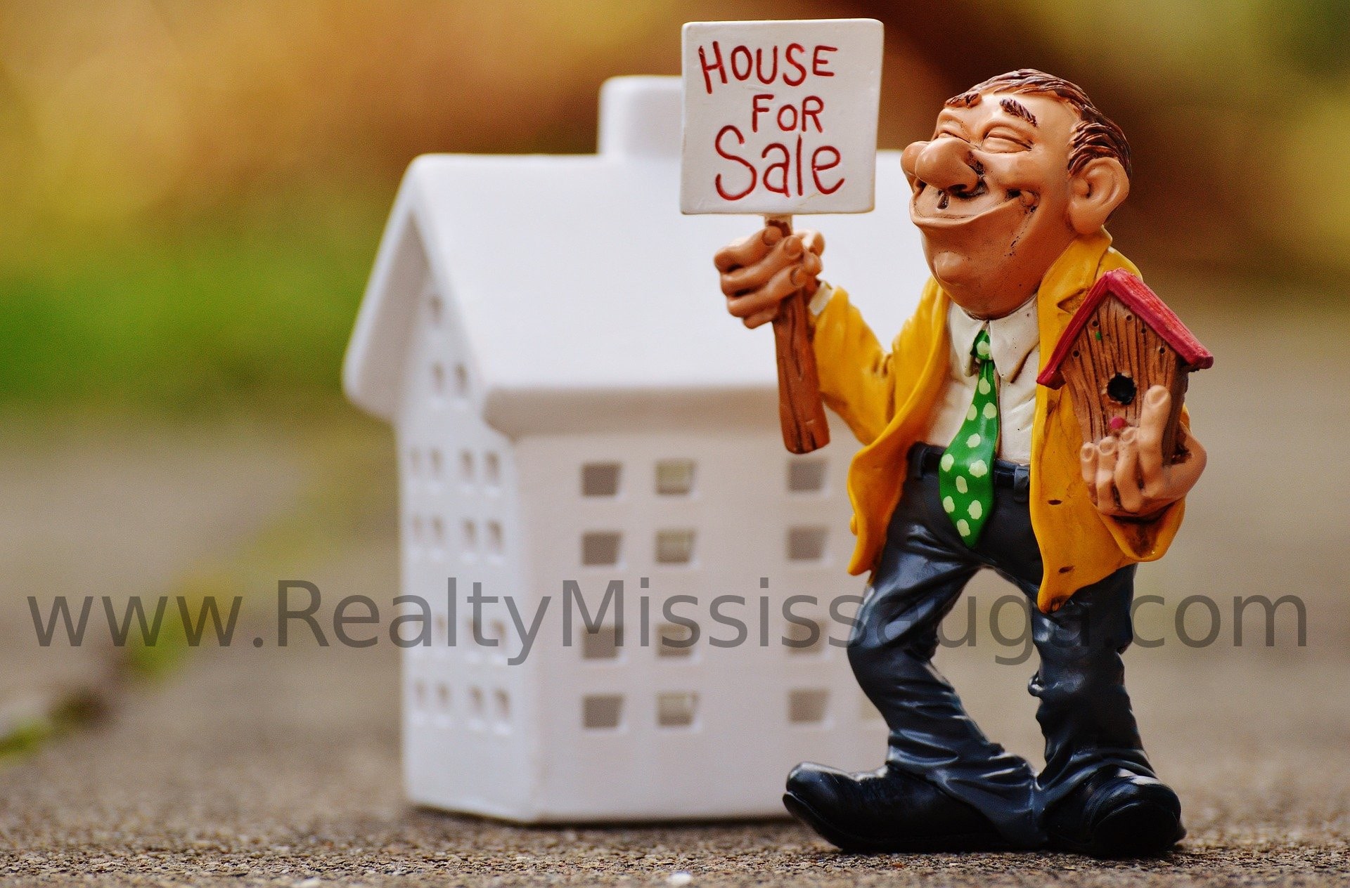 Read more about the article How to Become a Real Estate Agent in Mississauga
